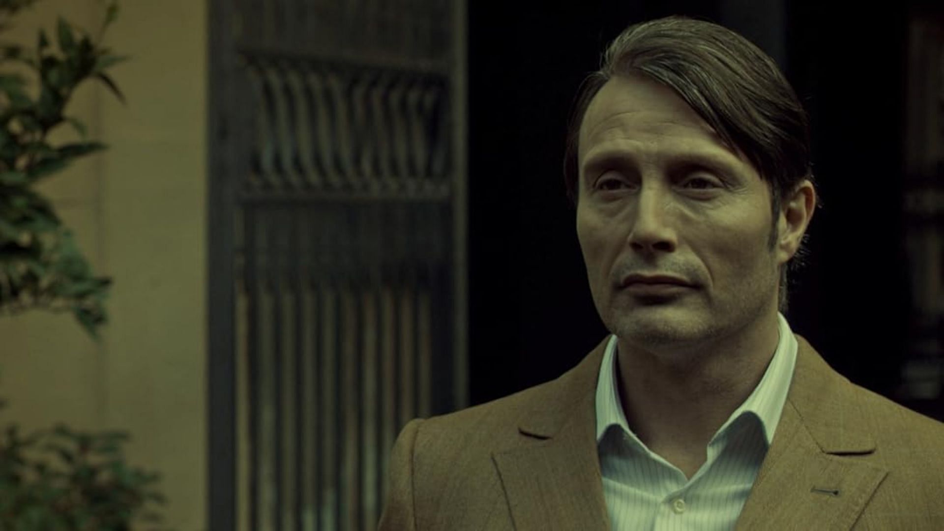 Hannibal turns himself in in season 3 (Image via Prime Video)